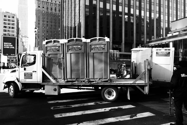 Best Portable restroom trailer rental  in Lawton, IA